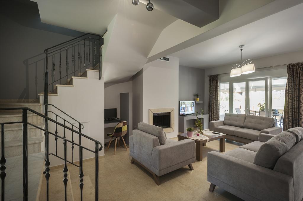 4 Seasons Holiday home Plataria